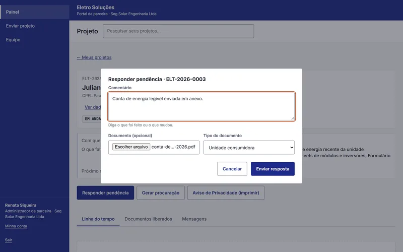 Resposta a uma pendência no portal: comentário escrito e a conta de energia anexada como documento da unidade consumidora